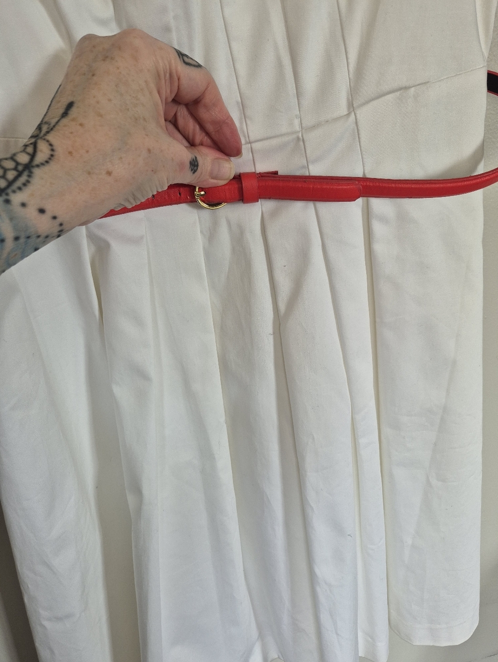 Oasis White Cotton Sleeveless Dress Accordian Pleats Red Belt Lined Size 10 - Picture 9 of 11